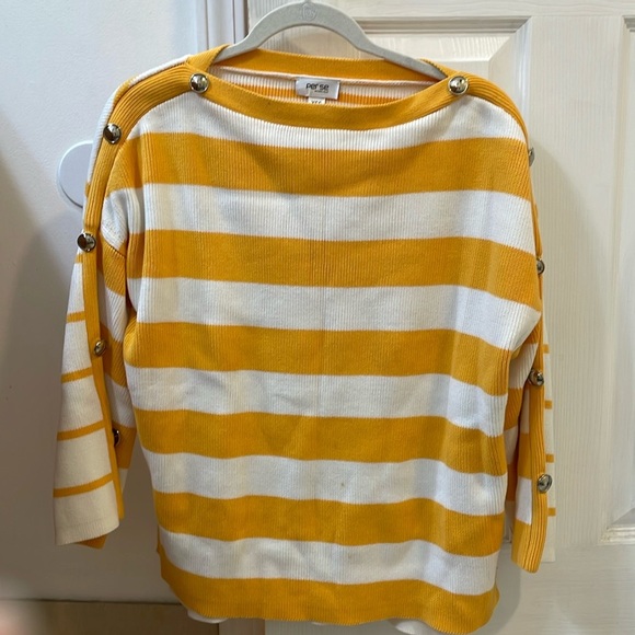 Per Se By Carlisle Women’s XXS Sweater Top With Gold Buttons and Orange Color - Picture 1 of 6